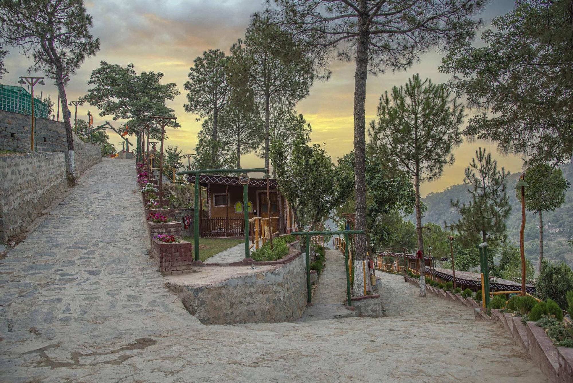 Hotel A Kasauli Ggaon By Echor Exterior foto