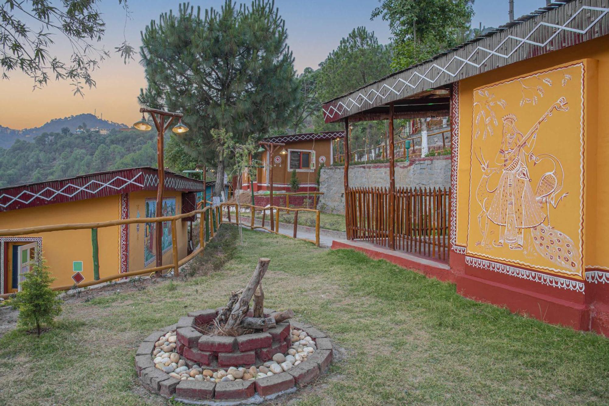 Hotel A Kasauli Ggaon By Echor Exterior foto
